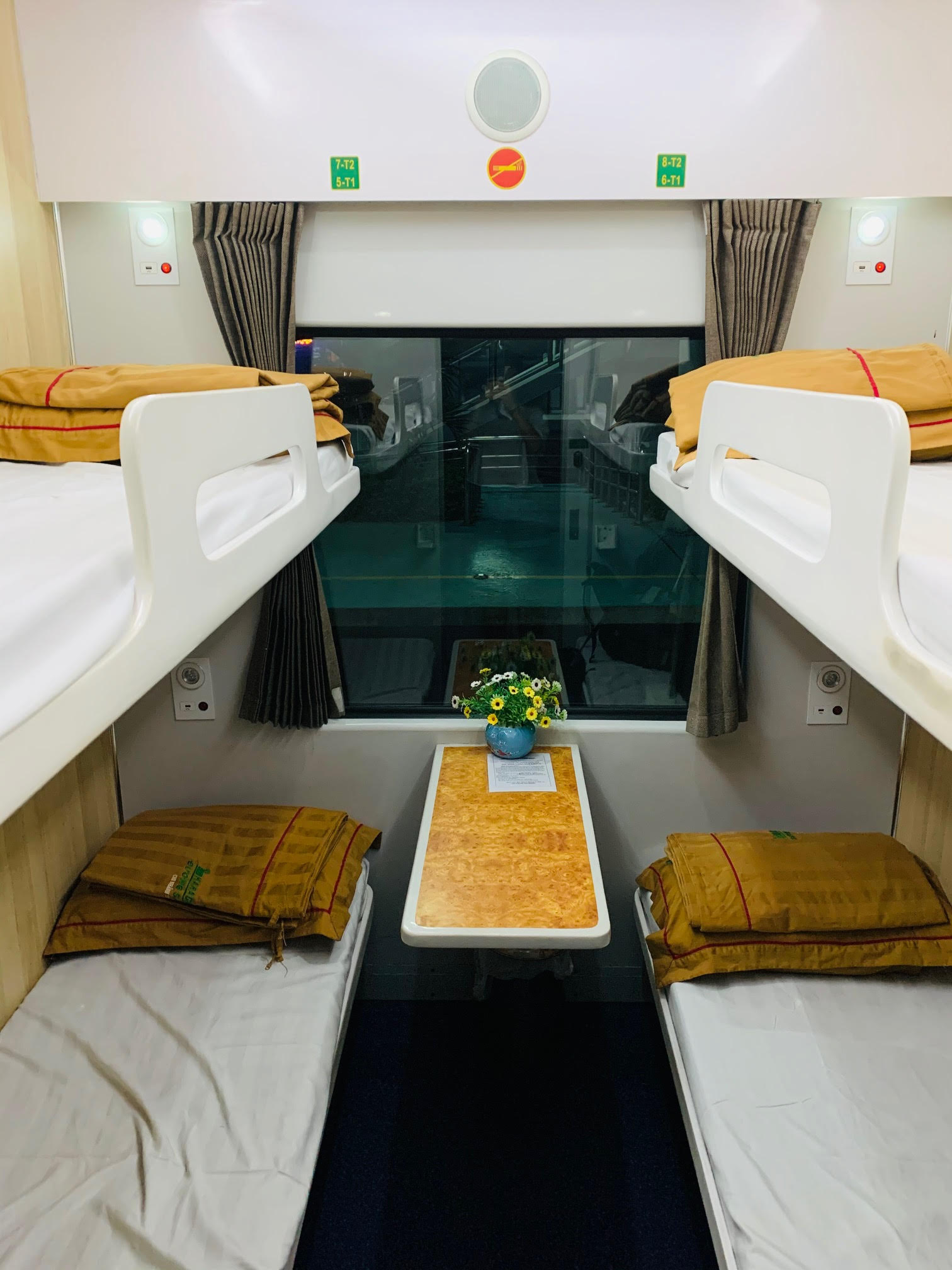 How to Take the Sleeper Train from Tam Coc / Ninh Binh to Hue