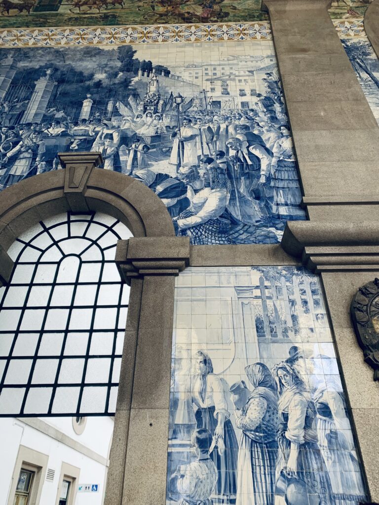 Porto Sao bento station