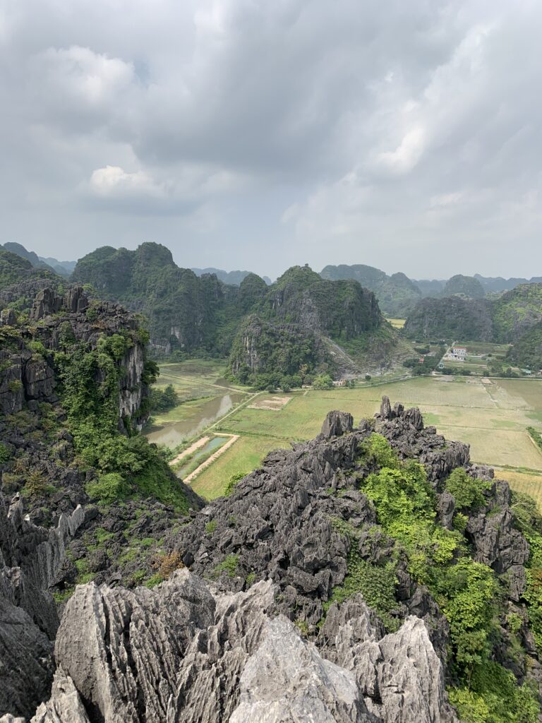 Hang mua caves