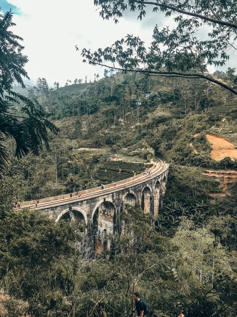 nine arch bridge sri lanka